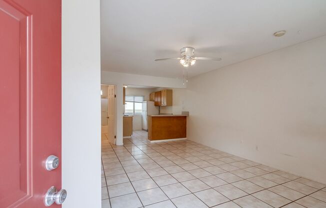 Studio, 1 bath, 420 sqft, $1,825, Unit 4