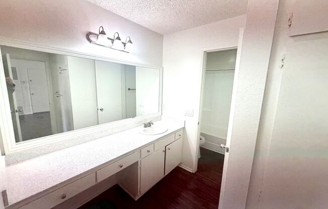1 bed, 1 bath, 713 sqft, $2,075, Unit A065