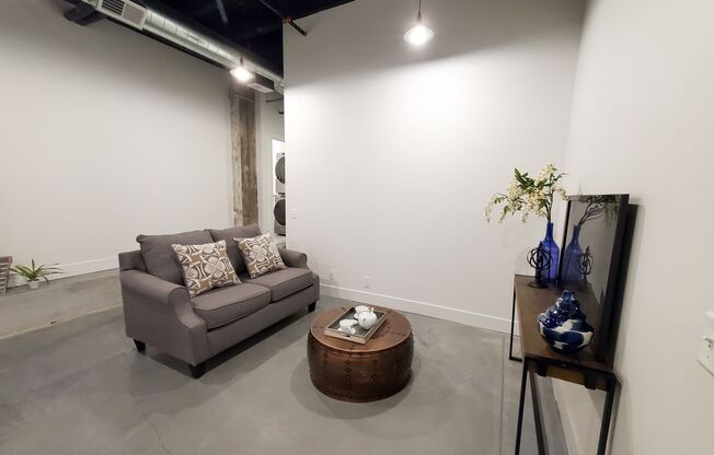 1 bed, 1 bath, 556 sqft, $930, Unit A305