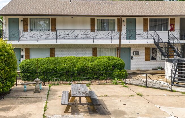 1 bed, 1 bath, 525 sqft, $675, Unit Apartment 05