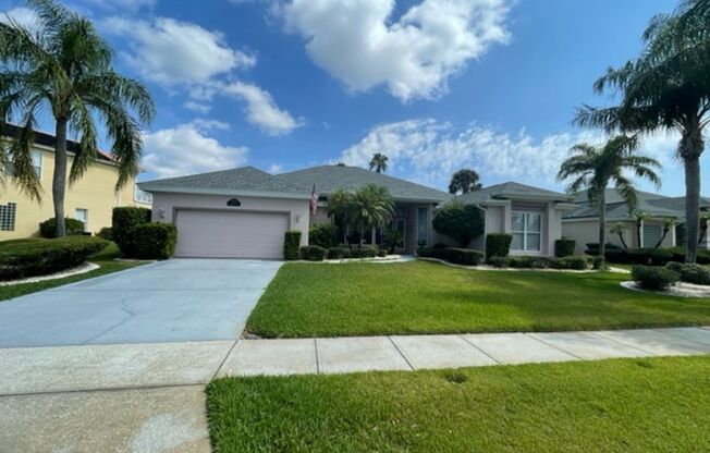 Beautiful 3/3 furnished home with huge screened in pool - 10 minutes from the beach in Port Orange