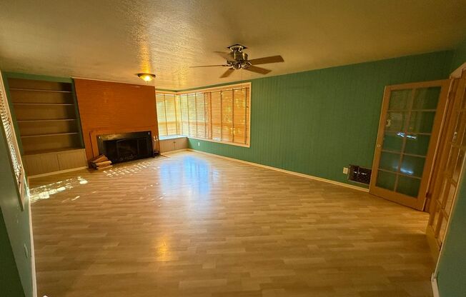 Beautiful 3bd/2ba Single Family Home near Franklin Park!