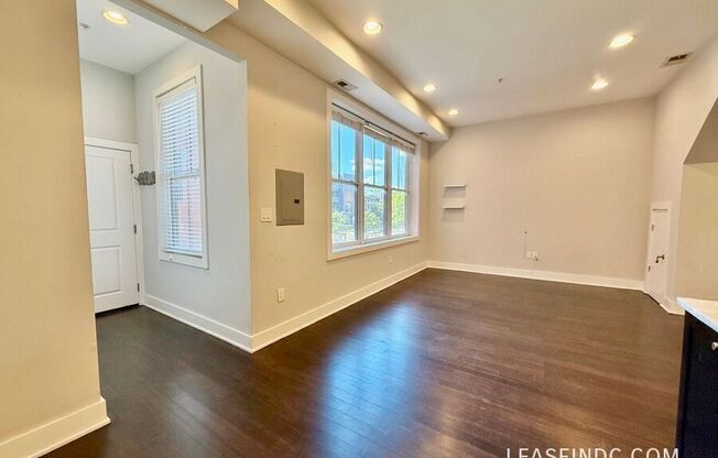 907 N Street NW