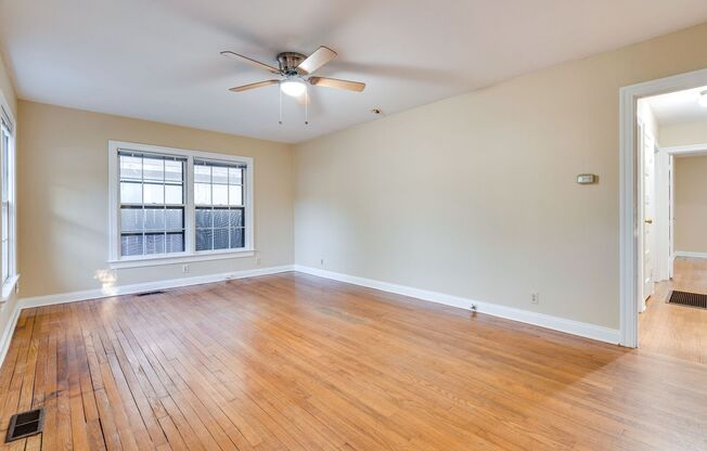 Urban Farmhouse - 2BD/2BA - Work Shop - Huge 1/3 acre - Real Wood Floors - Chickens Optional  - $2200