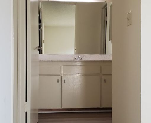 2 beds, 2 baths, 960 sqft, $2,595, Unit 321