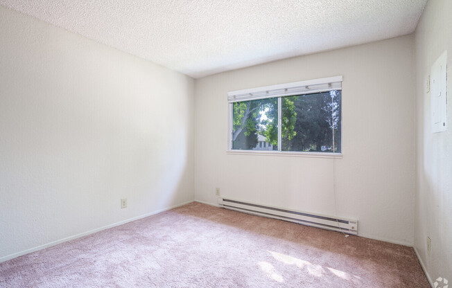 90 LUND AVE