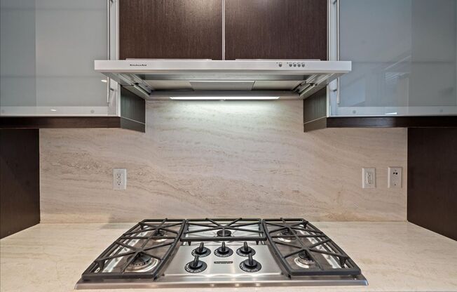 2 beds, 2 baths, $2,195, Unit Unit 102