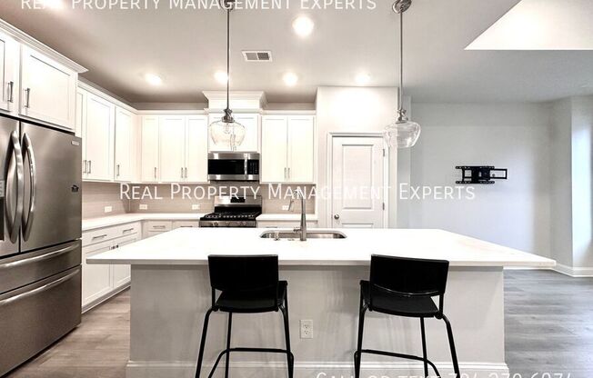 2113 STATESVILLE AVE