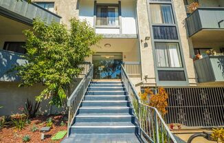 3 beds, 3 baths, $3,925, Unit 163#208