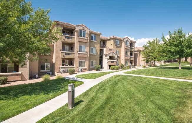 Lush Green Outdoors at Broadstone Towne Center, Albuquerque, NM