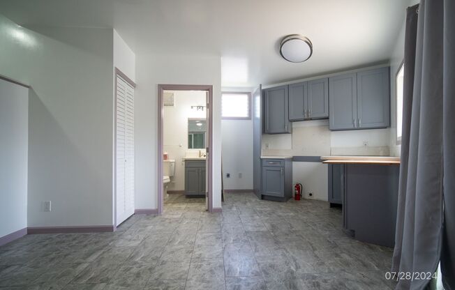 3 beds, 1 bath, $2,750