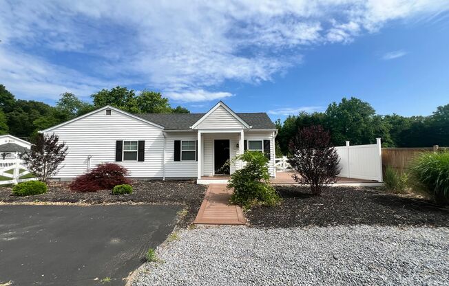 Cozy 2 BR/1 BA Cottage Home in Gambrills!