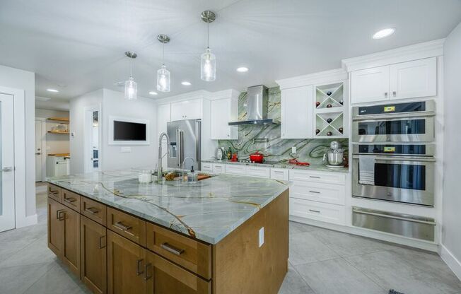 2952 DE BROCY WAY