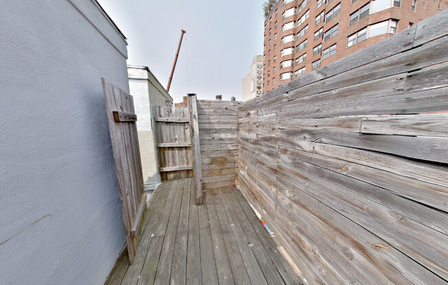 206 E 83rd St