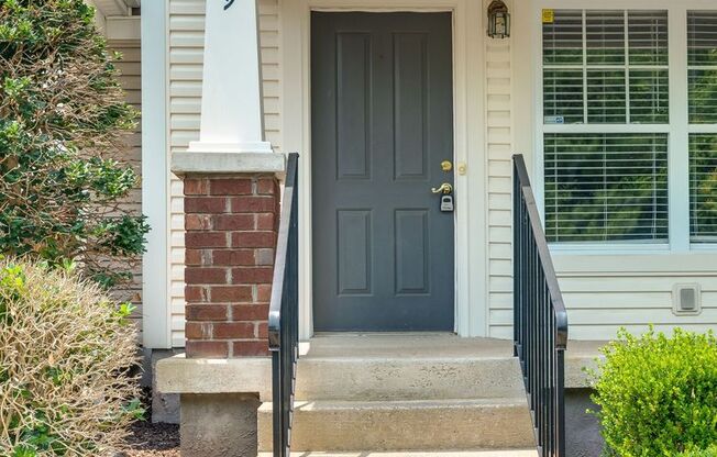 Renovated Townhome in Convenient Nashville Location