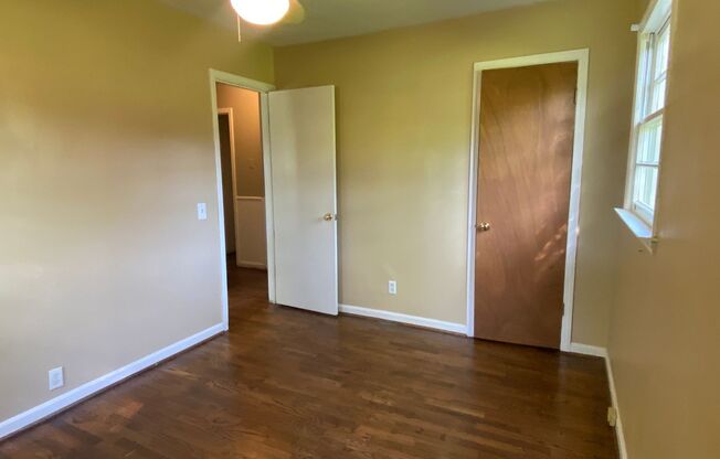 3 beds, 1 bath, $1,350