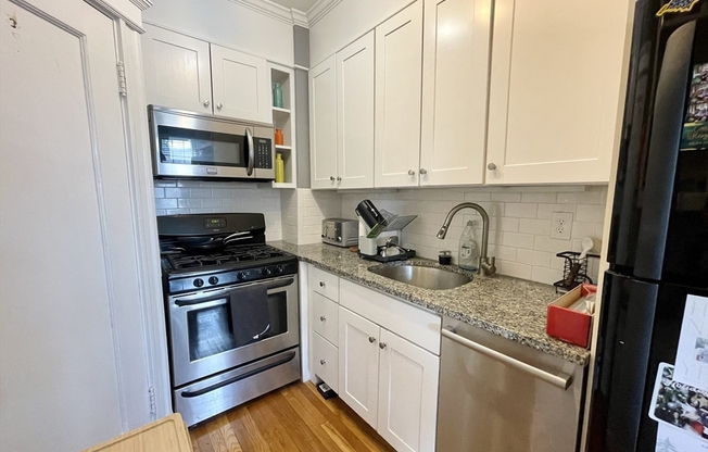 1 bed, 1 bath, 664 sqft, $2,750, Unit 9