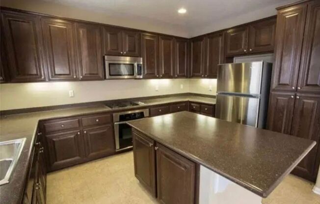 SPACIOUS 4-Bed, 3-Bath HOME ON OPORTO WAY!