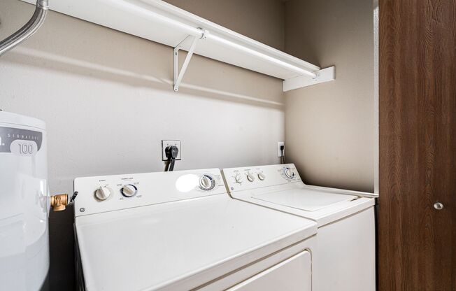 1 bed, 1 bath, 850 sqft, $1,349, Unit DY3817C
