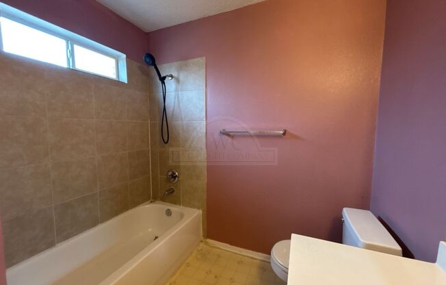 3 beds, 2 baths, $1,325