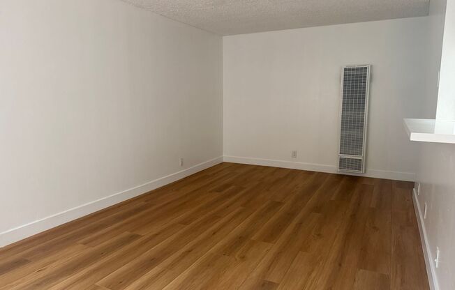 1 bed, 1 bath, 730 sqft, $1,565, Unit 14030 214