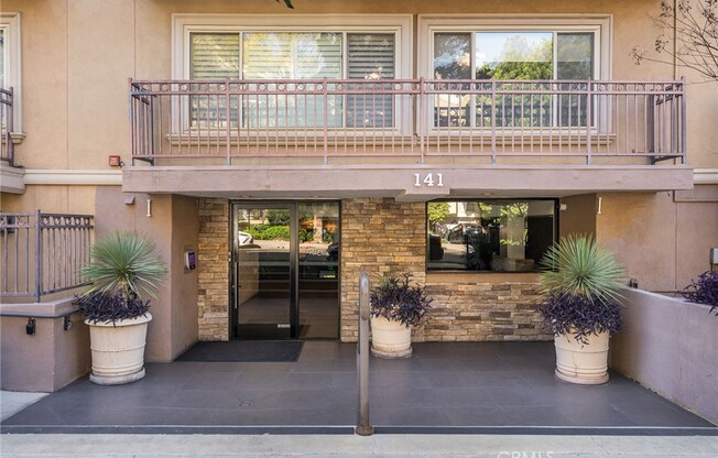 141 S Clark Dr
