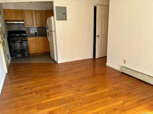 2 beds, 1 bath, $2,350, Unit 4I