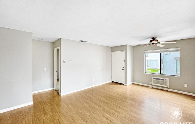 Bright 2BD/2BA Corner Unit Condo in Mira Mesa with Dual En-Suite Baths, Patio & Pool