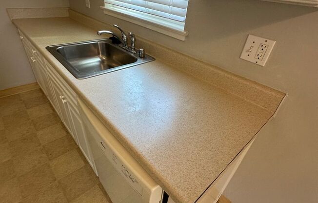 1 bed, 1 bath, 550 sqft, $2,300, Unit 4