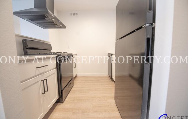 2 beds, 1 bath, 894 sqft, $1,699, Unit 22