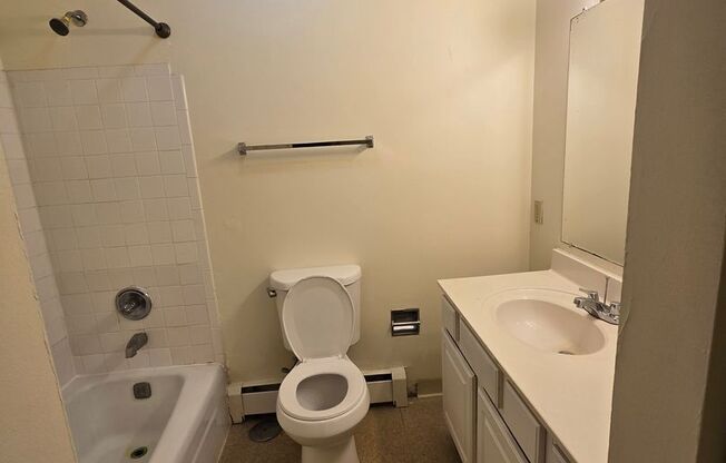 2 beds, 1 bath, 785 sqft, $1,020, Unit 420-08