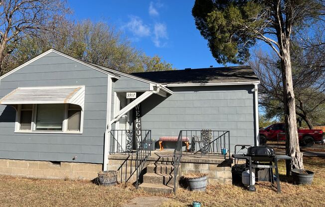 Cute Duplex Corner Lot Fenced Yard