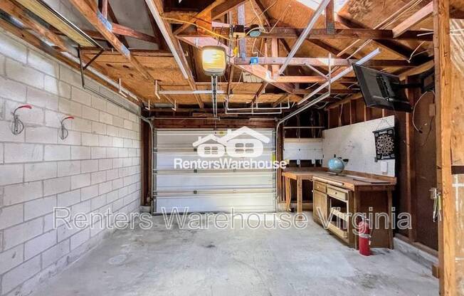 1004 TOTTENHAM LN