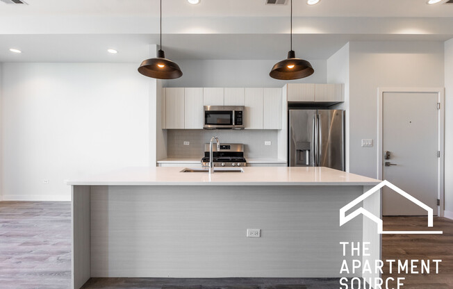 2247 W LAWRENCE