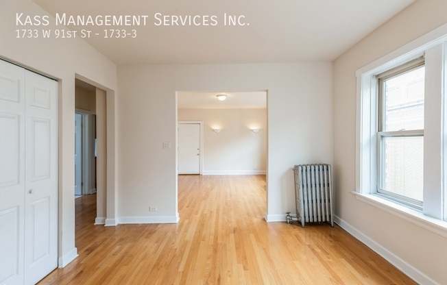 1733 W 91 ST