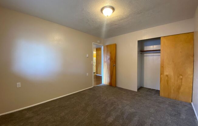 2 beds, 1 bath, 720 sqft, $1,195, Unit 170 NW 3rd Ave