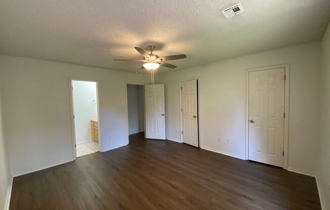 3 beds, 2 baths, $1,650