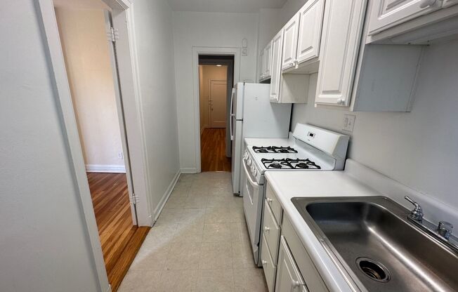 2 beds, 2 baths, 1,303 sqft, $2,200, Unit New King Edward 202