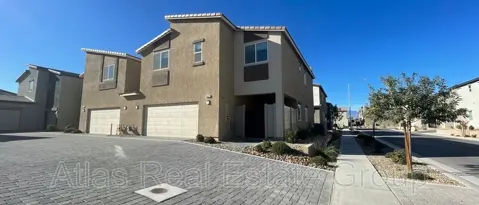 4527 SAPPHIRE MOON AVE