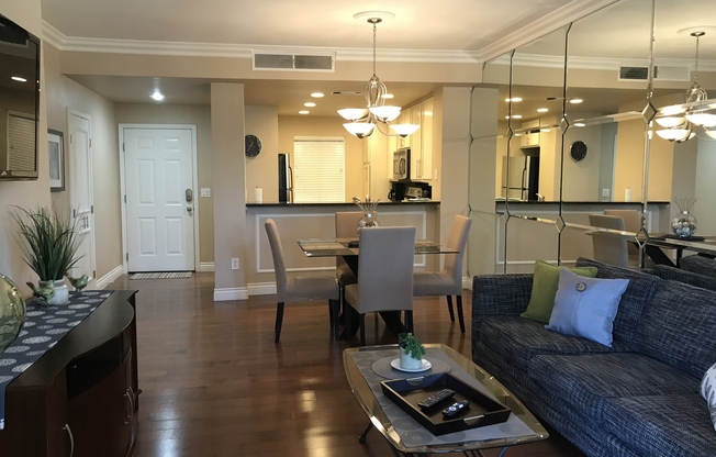 2 beds, 2 baths, $2,400, Unit # 206
