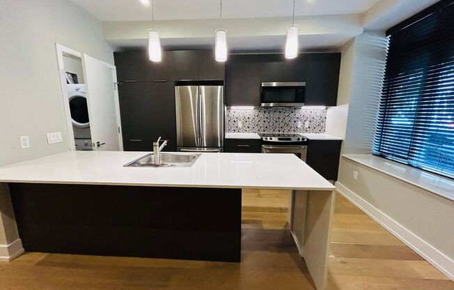 1 bed, 1 bath, 548 sqft, $1,670, Unit 107