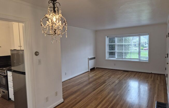 1 bed, 1 bath, 691 sqft, $1,410, Unit 60