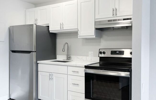 Studio, 1 bath, 480 sqft, $1,350, Unit 420