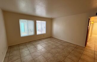 2 beds, 1 bath, 710 sqft, $1,125, Unit 7