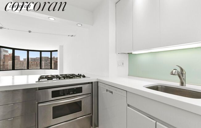 1 bed, 1 bath, $5,500, Unit 14C