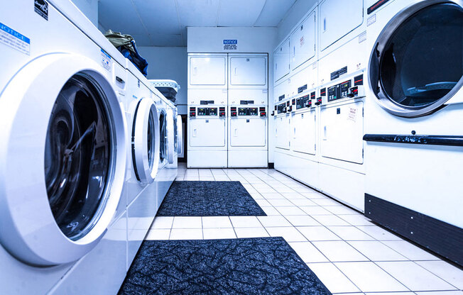 Laundry Room with Washers and Dryers at 14 West Elm Apartments, Chicago