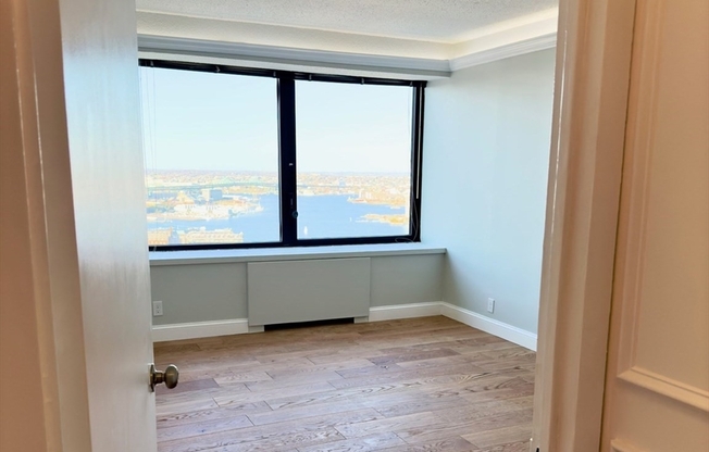 1 bed, 1 bath, 881 sqft, $4,500, Unit PH H