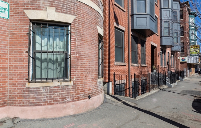 877 HARRISON AVE