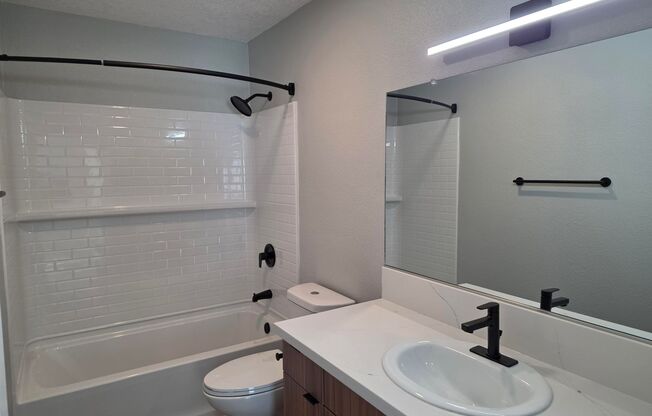 2 beds, 1 bath, 875 sqft, $2,650, Unit 42