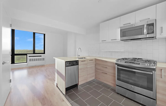 Studio, 1 bath, $2,795, Unit 18F